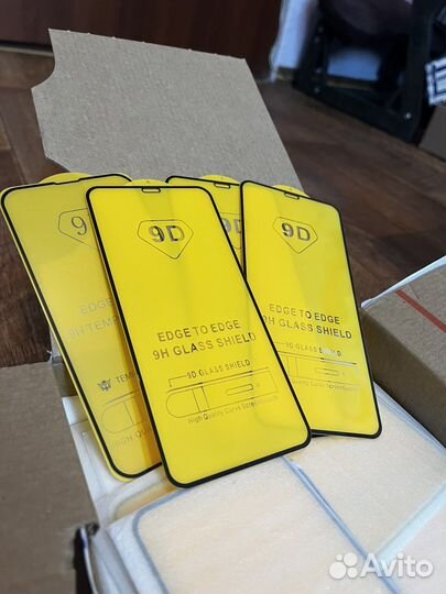 Защитное стекло и чехлы на телефоны