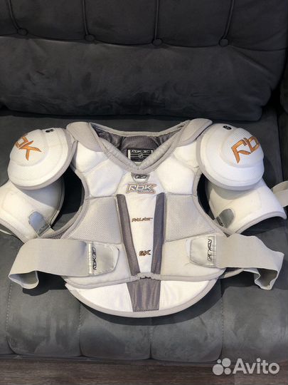 Нагрудник хоккейный взрослый