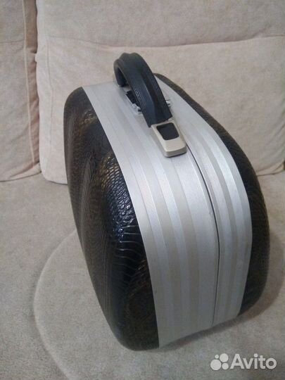 Чемодан-кейс для бьюти-мастера