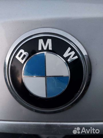 Эмблема багажника BMW E53