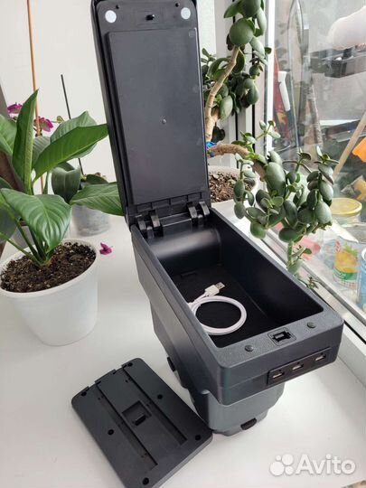 Подлокотник в Ford fiesta