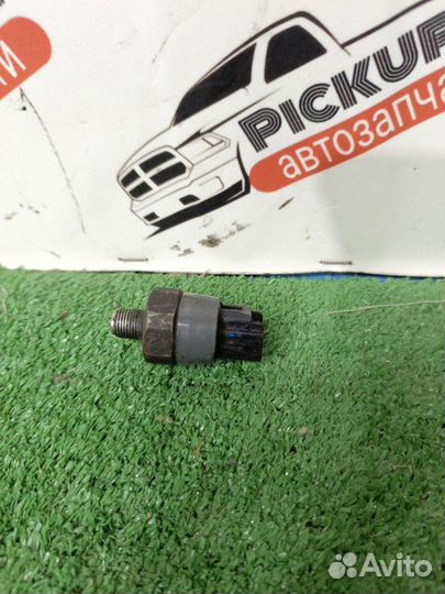 Датчик давления масла двс Toyota Vitz SCP13 2SZ-FE