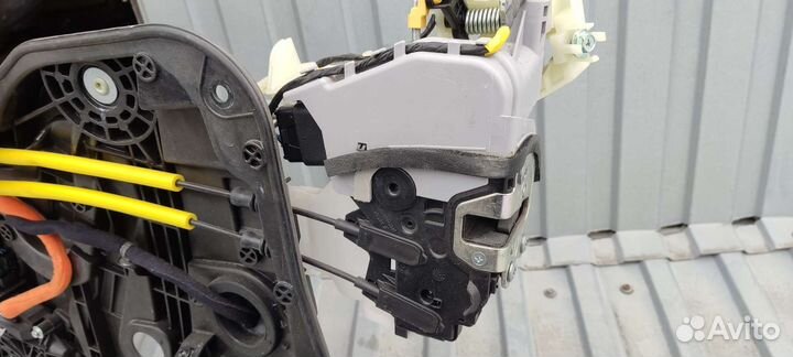 Замок двери Kia Stinger