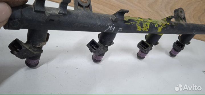 Топливная рампа Renault Megane 2 2002-2006