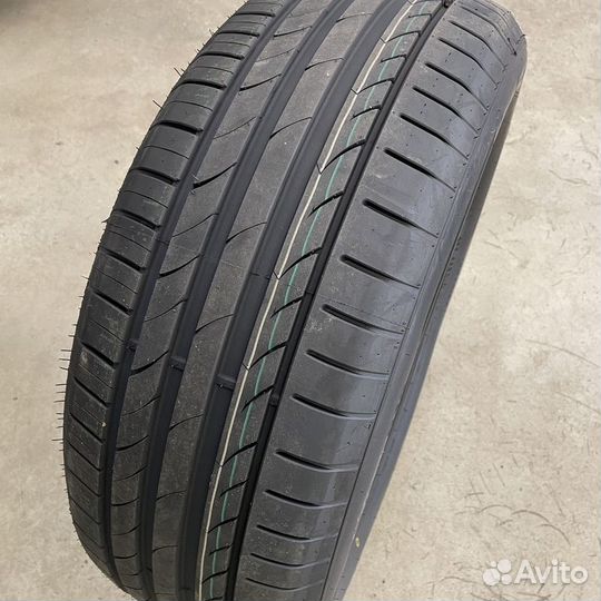 Tracmax X-Privilo TX3 235/45 R18 98W