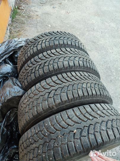 Bridgestone Blizzak Spike-01 185/65 R15 88T