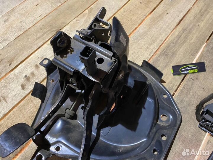 Педальный узел Renault Symbol