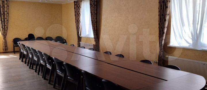 Административное здание, 949.5 м² с участком 2880