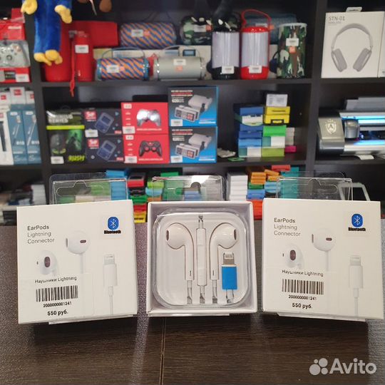 Наушники для iPhone с выходом Lightning новые