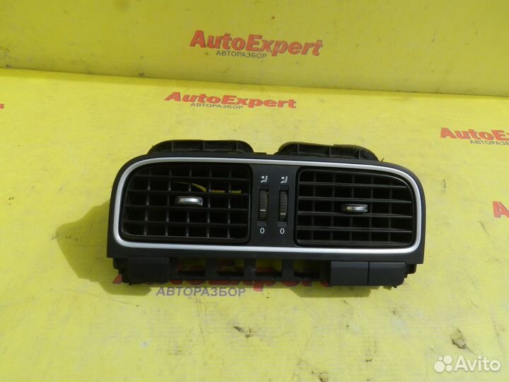 Дефлектор Центральный Volkswagen Polo SDN 11-17