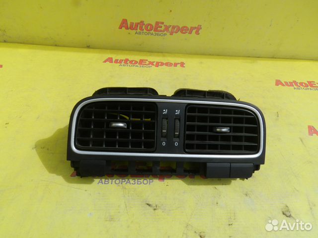 Дефлектор Центральный Volkswagen Polo SDN 11-17