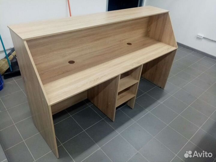 Стойка ресепшн, новая