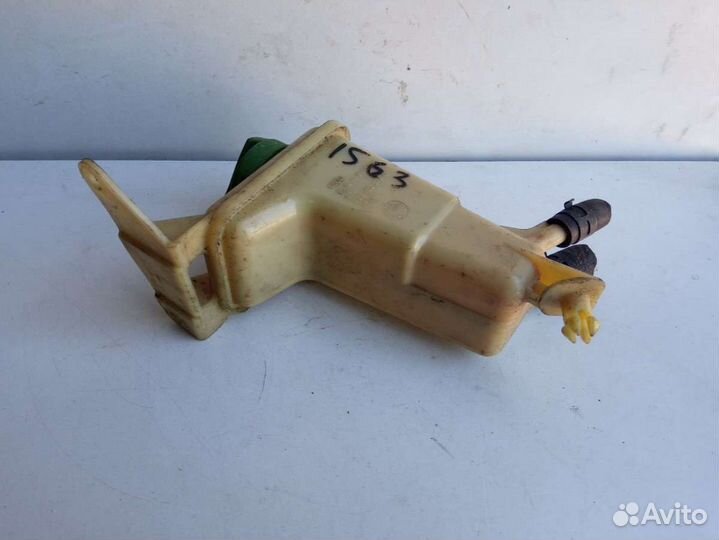 Бачок гур Volkswagen Passat B5 8D0422373C