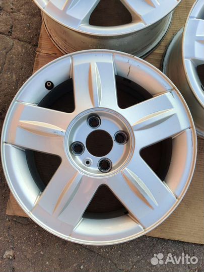 Поштучно три литых диска Renault Sandero 1