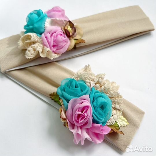 Повязка детская с цветами для девочки бежевая