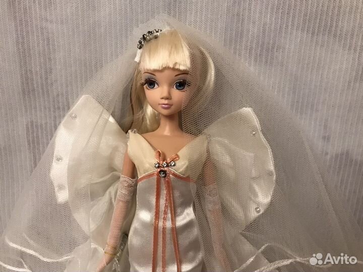 Кукла коллекционная невеста