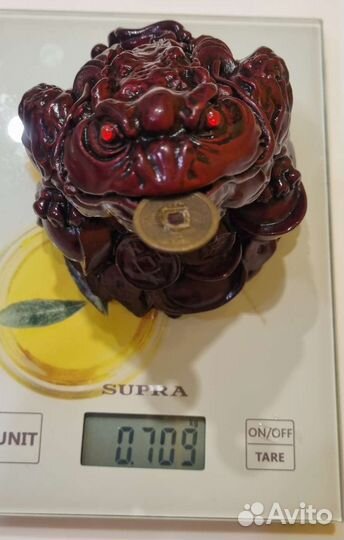 Денежная жаба с монетой фен-шуй