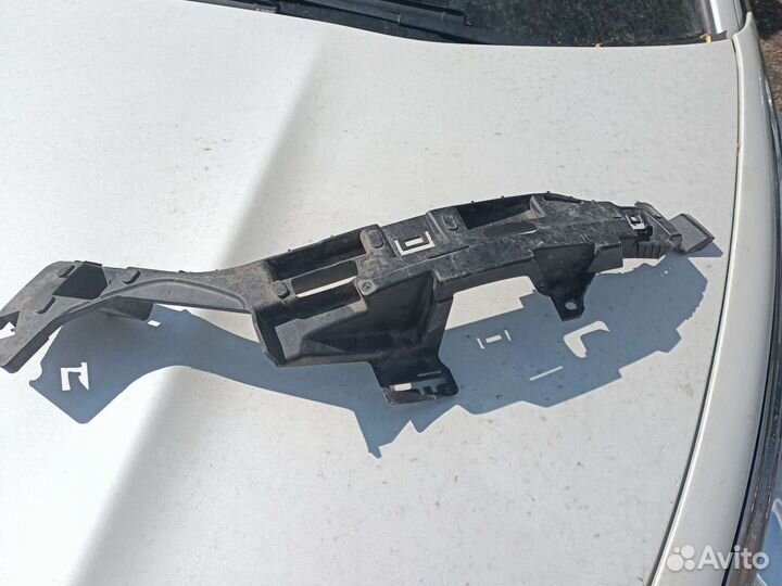 Кронштейн правый фара ситроен дс 5