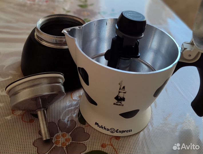 Гейзерная кофеварка bialetti mukka express