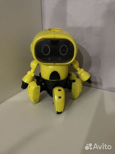 Робот собранный интерактивный