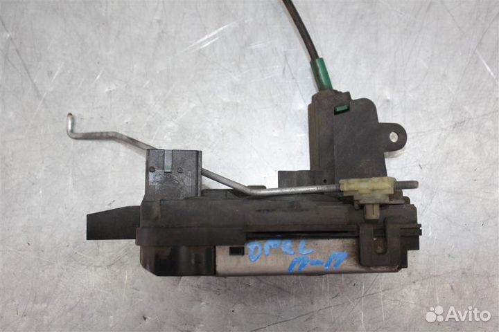 Замок двери передней правой Opel Astra H