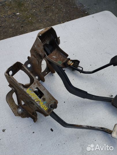 Педали Nissаn Рrimеra Ниcсaн Пpимеpа P11