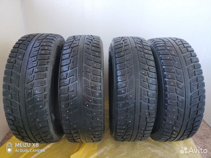 Kumho I'Zen KW22 235/65 R17 108T