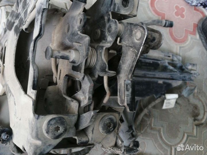 Замок капота левый BMW 7-Series F01