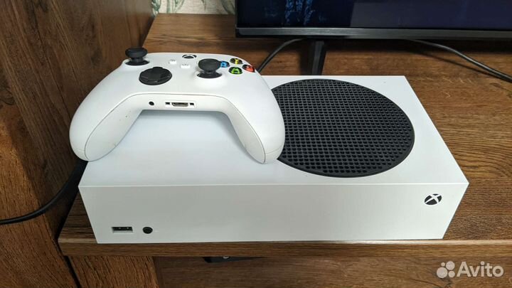 Игровая приставка Xbox series s