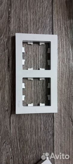 Выключатель schneider