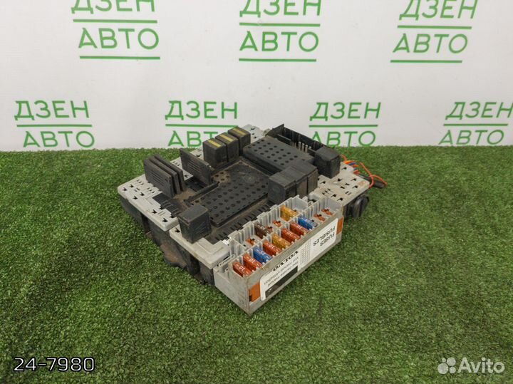 Блок предохранителей салонный Volvo S60, V70, S80