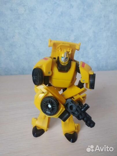 Автобот Бамблби из коллекции 