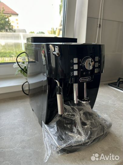 Кофемашина DeLonghi magnifica S