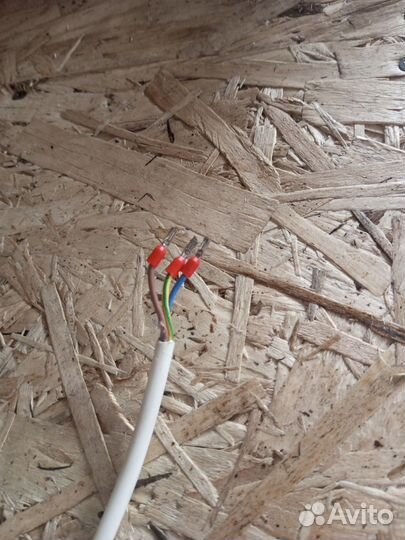 Обогреватель электрический бытовой конвекторный