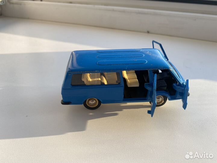 Модель автомобиля раф 2203