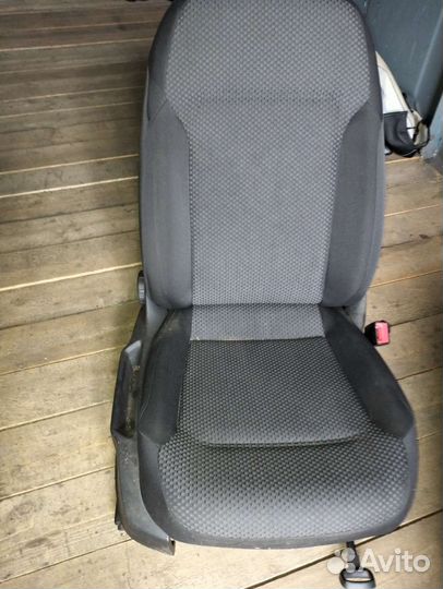 Сиденья volkswagen jetta 6