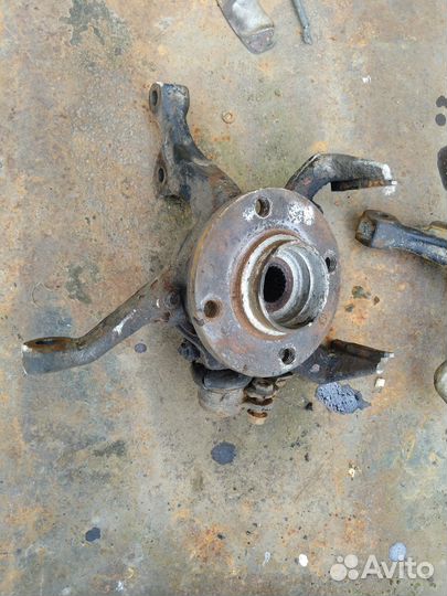 Передние поворотные кулаки VW Golf 2, Jetta 2