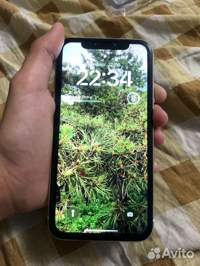 iPhone XR white 64 gb