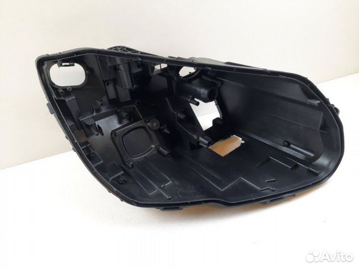 Корпус фары правый Mercedes-Benz C-Class W205