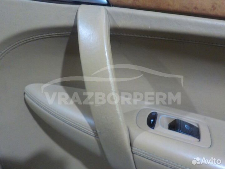 Обшивка двери передней правой (дверная карта) Pors