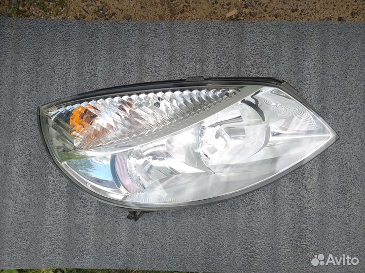 Фара правая Renault scenic 2