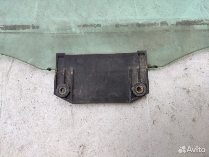 Стекло переднее правое Ford Mondeo 1 универсал