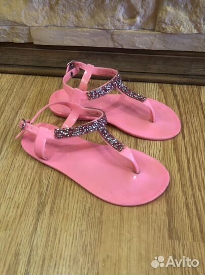 Сандалии для девочки