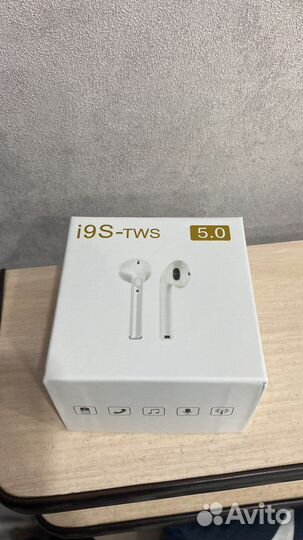 Беспроводные наушники airpods