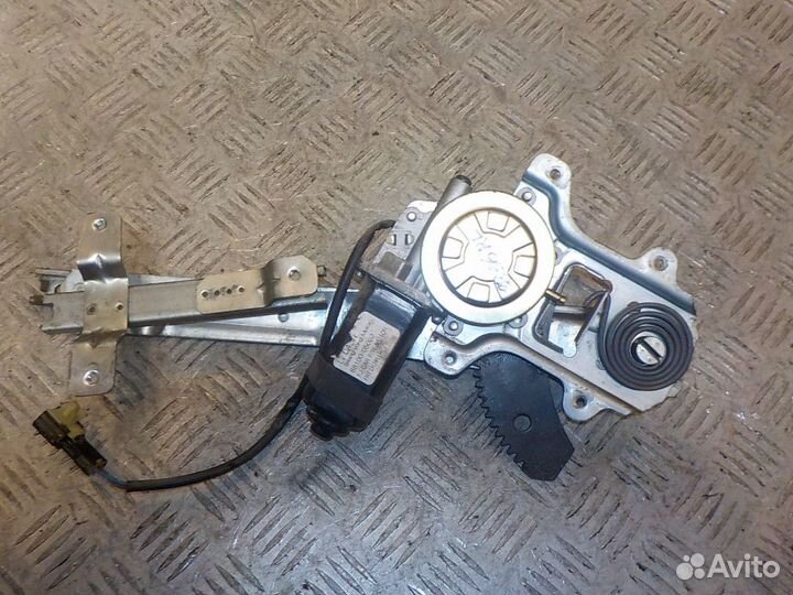 Стеклоподъемник электрический задний левый Ssang