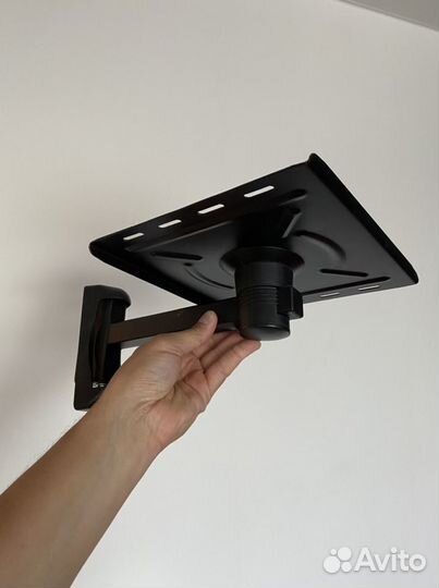 Настенное крепление для колонок/мониторов