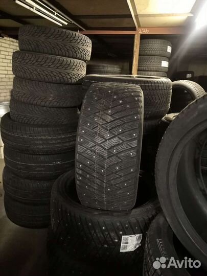 Goodyear UltraGrip Ice Arctic SUV 275/40 R20 106T