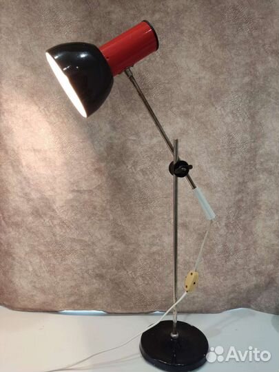 Винтажная настольная лампа