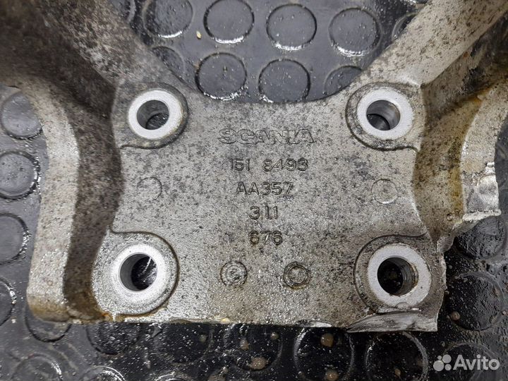 Кронштейн амортизатора кабины