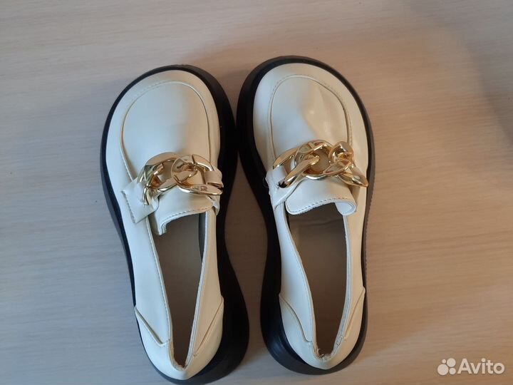 Туфли для девочки 23р б/у. Не ношенные